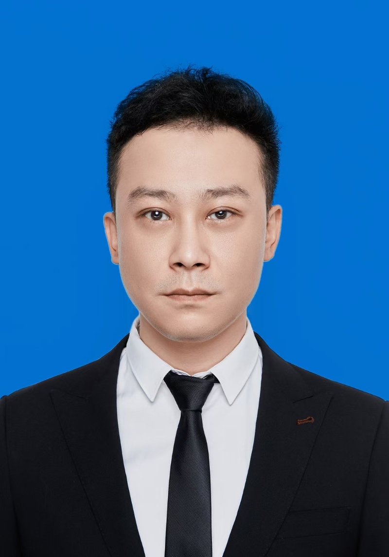 邹翔-专职律师.jpg