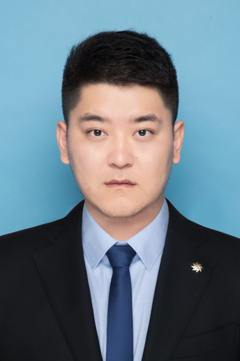 侯棋淞-专职律师.jpg